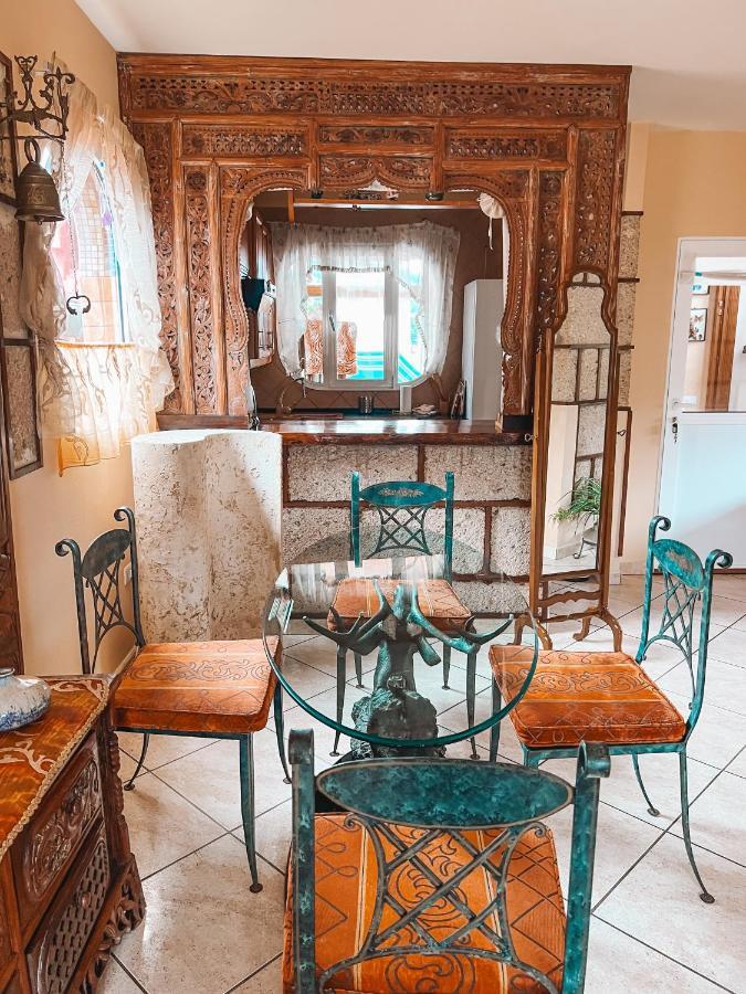 Apartment With Huge Deck Nestled In Marvelous Gardens - Nidos ラ・オロタバ エクステリア 写真